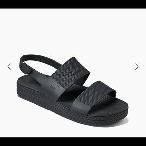 Reef Water Vista Sandals Size 9